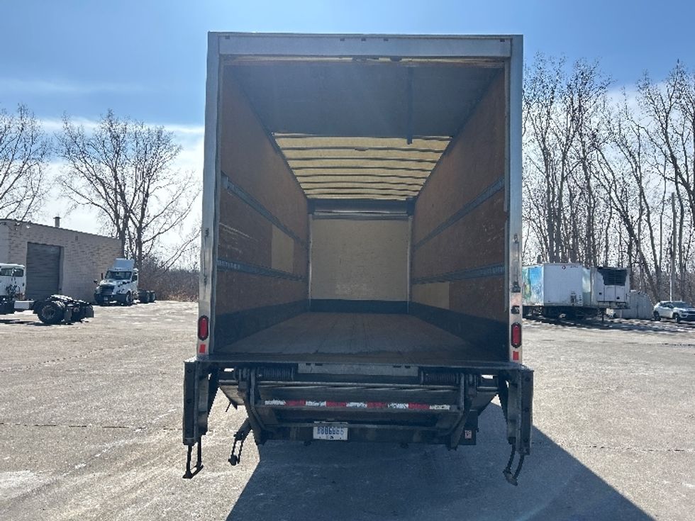 Medium Duty Box Truck-Light and Medium Duty Trucks-International-2019-MV607-Lansing-MI-127,727\n\t\tmiles-$ 51,250 - Image 8