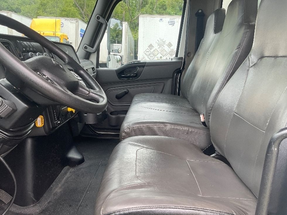 Medium Duty Box Truck-Light and Medium Duty Trucks-International-2019-MV607-Little Rock-AR-202,400\n\t\tmiles-$ 42,250 - Image 19