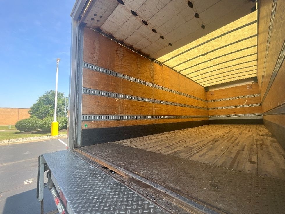 Medium Duty Box Truck-Light and Medium Duty Trucks-International-2019-MV607-Milford-DE-173,100\n\t\tmiles-$ 53,500 - Image 11