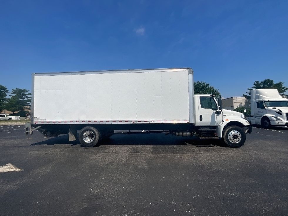 Medium Duty Box Truck-Light and Medium Duty Trucks-International-2019-MV607-Milford-DE-173,100\n\t\tmiles-$ 53,500 - Image 15