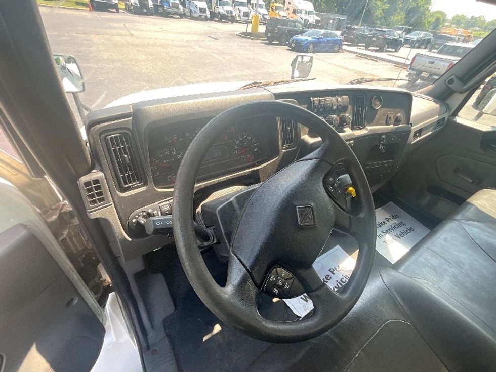 Medium Duty Box Truck-Light and Medium Duty Trucks-International-2019-MV607-Milford-DE-173,100\n\t\tmiles-$ 53,500 - Image 17