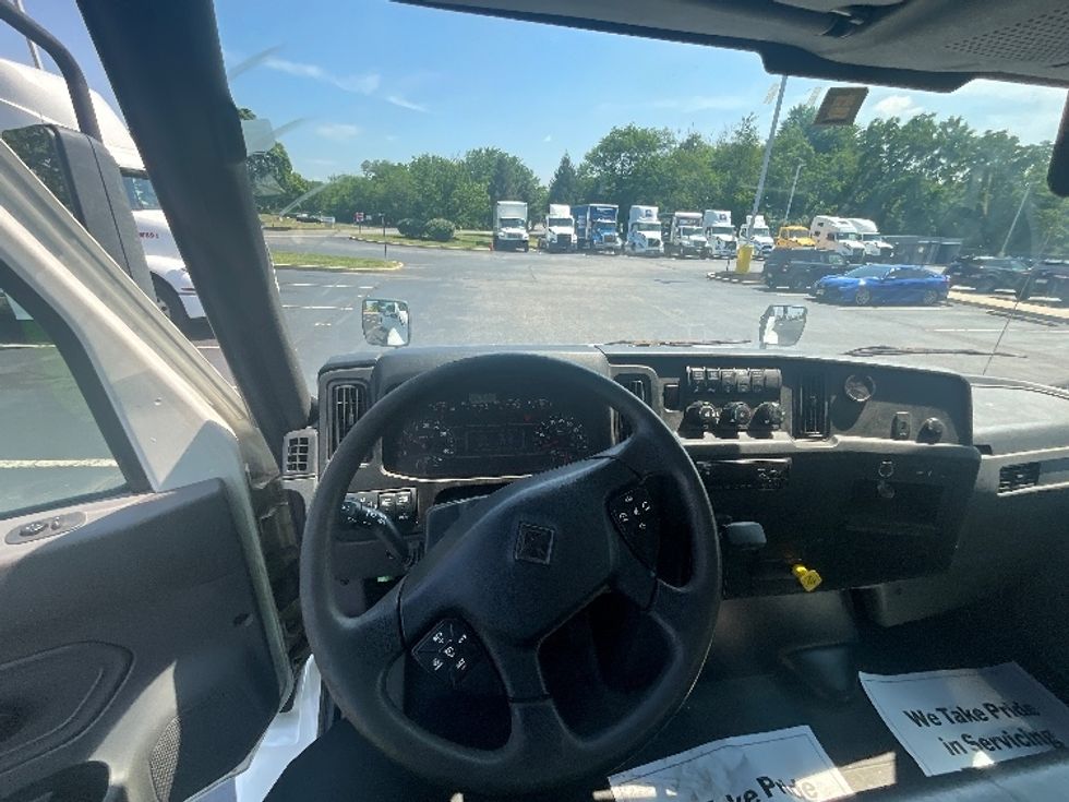 Medium Duty Box Truck-Light and Medium Duty Trucks-International-2019-MV607-Milford-DE-173,100\n\t\tmiles-$ 53,500 - Image 18