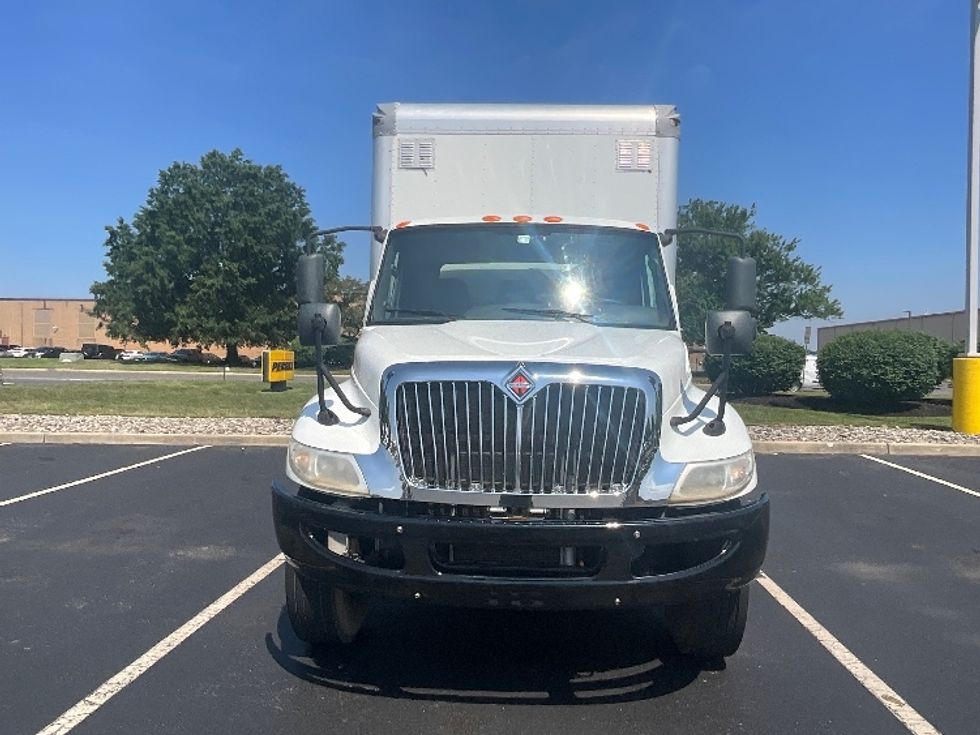 Medium Duty Box Truck-Light and Medium Duty Trucks-International-2019-MV607-Milford-DE-173,100\n\t\tmiles-$ 53,500 - Image 2