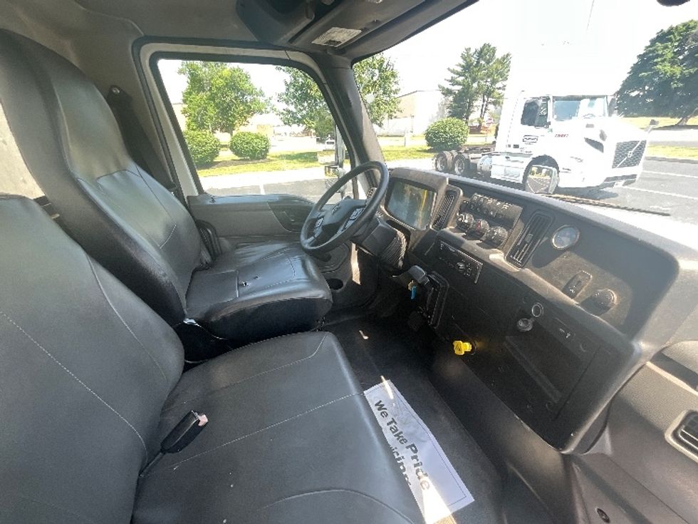 Medium Duty Box Truck-Light and Medium Duty Trucks-International-2019-MV607-Milford-DE-173,100\n\t\tmiles-$ 53,500 - Image 22