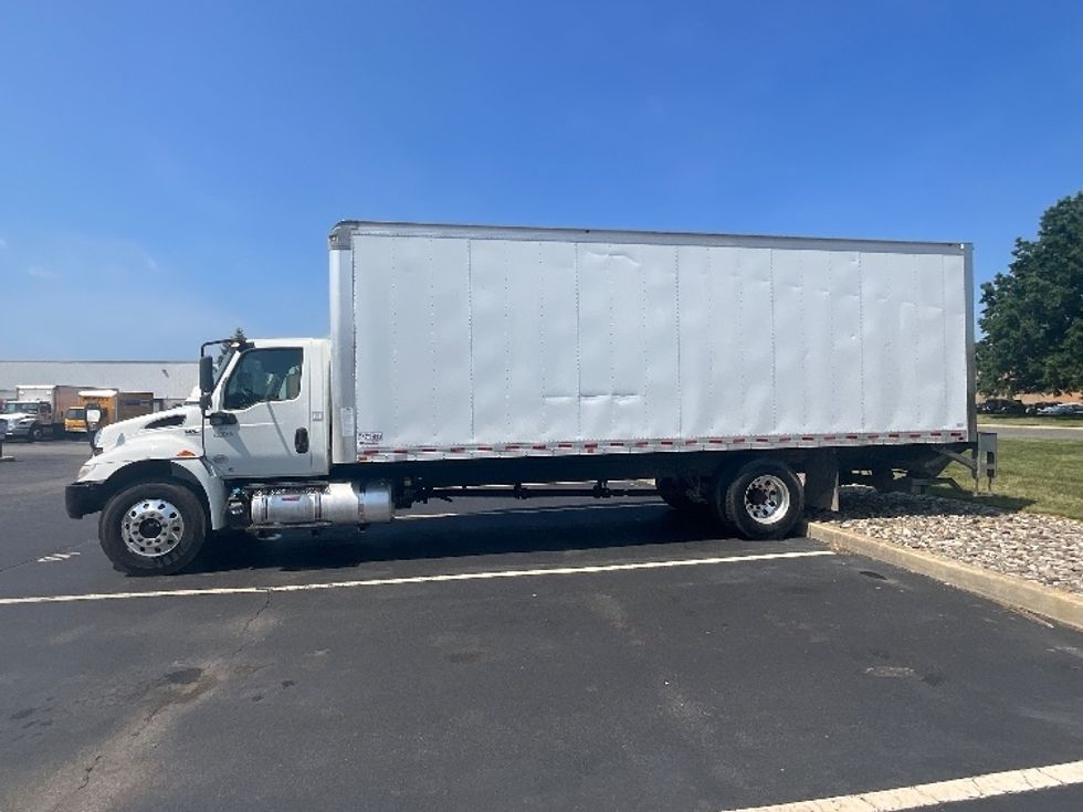 Medium Duty Box Truck-Light and Medium Duty Trucks-International-2019-MV607-Milford-DE-173,100\n\t\tmiles-$ 53,500 - Image 4