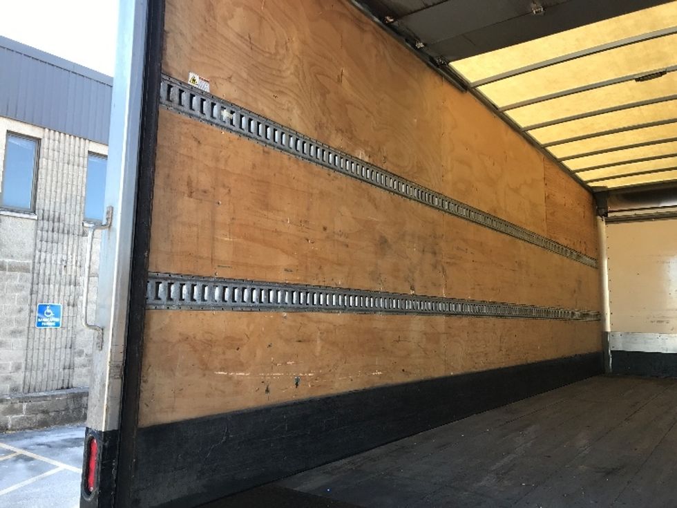 Medium Duty Box Truck-Light and Medium Duty Trucks-International-2019-MV607-Milwaukee-WI-157,724\n\t\tmiles-$ 44,750 - Image 10