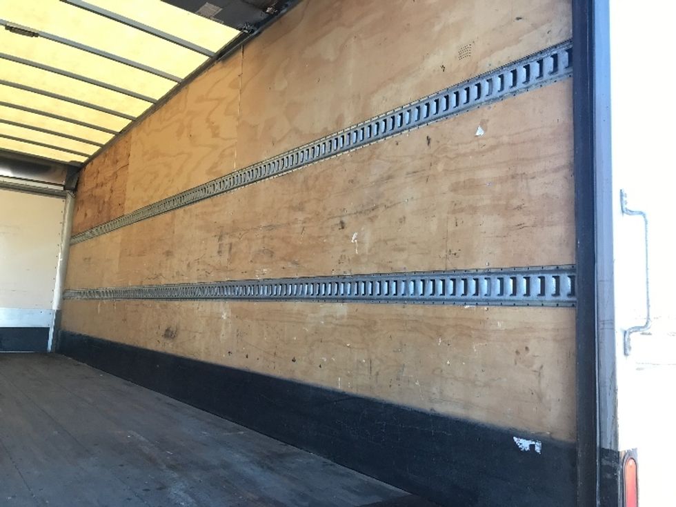 Medium Duty Box Truck-Light and Medium Duty Trucks-International-2019-MV607-Milwaukee-WI-157,724\n\t\tmiles-$ 44,750 - Image 11