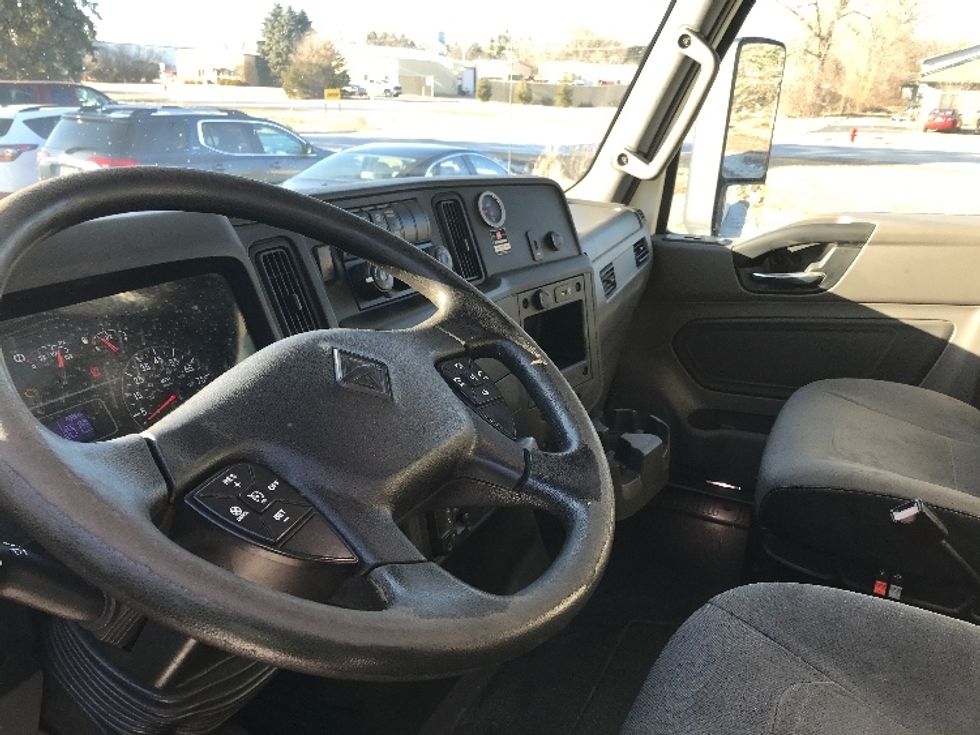 Medium Duty Box Truck-Light and Medium Duty Trucks-International-2019-MV607-Milwaukee-WI-157,724\n\t\tmiles-$ 44,750 - Image 17