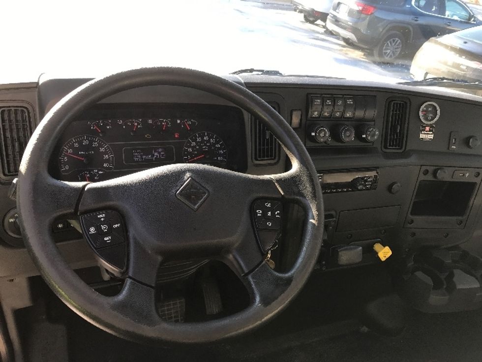 Medium Duty Box Truck-Light and Medium Duty Trucks-International-2019-MV607-Milwaukee-WI-157,724\n\t\tmiles-$ 44,750 - Image 18