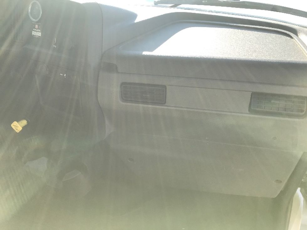 Medium Duty Box Truck-Light and Medium Duty Trucks-International-2019-MV607-Milwaukee-WI-157,724\n\t\tmiles-$ 44,750 - Image 20