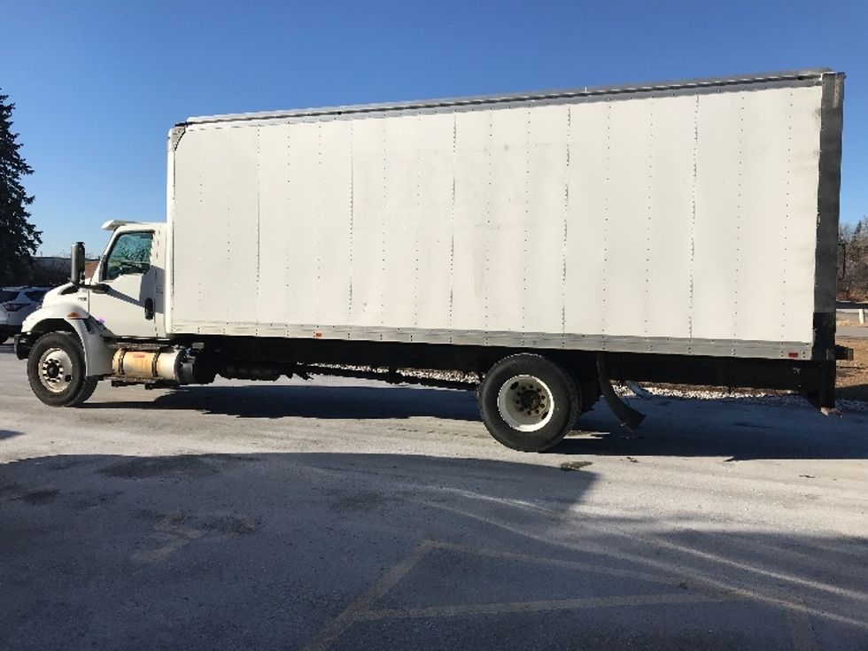 Medium Duty Box Truck-Light and Medium Duty Trucks-International-2019-MV607-Milwaukee-WI-157,724\n\t\tmiles-$ 44,750 - Image 4