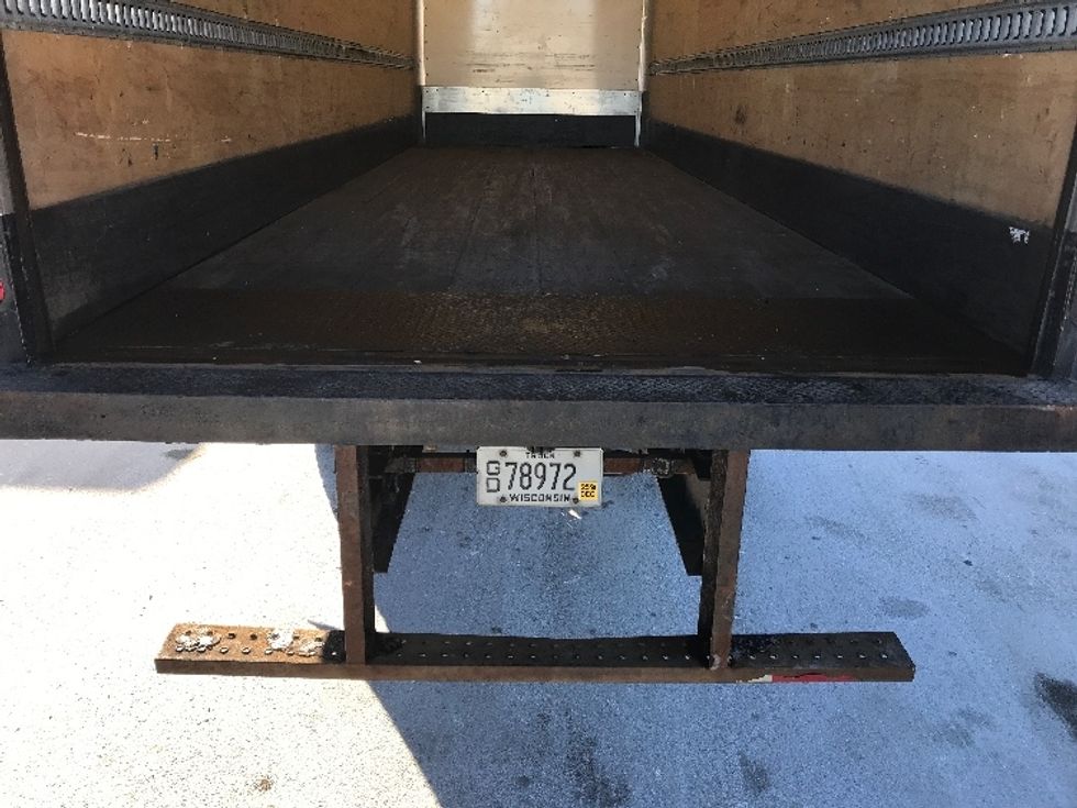 Medium Duty Box Truck-Light and Medium Duty Trucks-International-2019-MV607-Milwaukee-WI-157,724\n\t\tmiles-$ 44,750 - Image 9