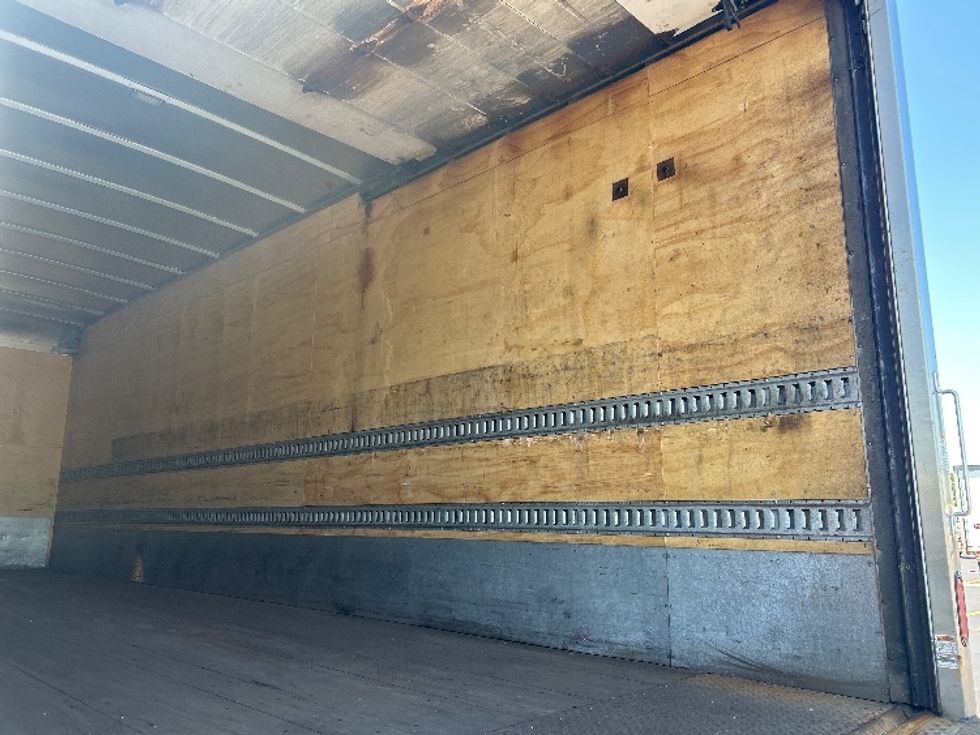 Medium Duty Box Truck-Light and Medium Duty Trucks-International-2019-MV607-Milwaukee-WI-296,248\n\t\tmiles-$ 26,000 - Image 11