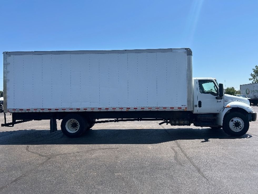 Medium Duty Box Truck-Light and Medium Duty Trucks-International-2019-MV607-Milwaukee-WI-296,248\n\t\tmiles-$ 26,000 - Image 14