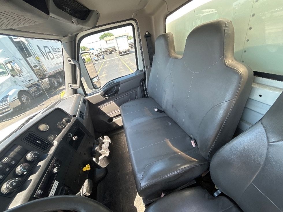 Medium Duty Box Truck-Light and Medium Duty Trucks-International-2019-MV607-Milwaukee-WI-296,248\n\t\tmiles-$ 26,000 - Image 18