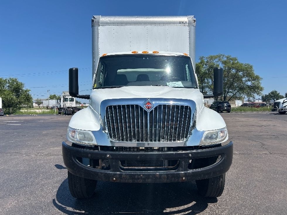 Medium Duty Box Truck-Light and Medium Duty Trucks-International-2019-MV607-Milwaukee-WI-296,248\n\t\tmiles-$ 26,000 - Image 2