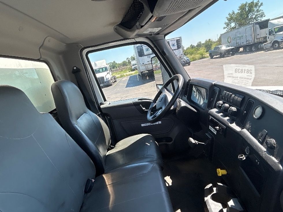 Medium Duty Box Truck-Light and Medium Duty Trucks-International-2019-MV607-Milwaukee-WI-296,248\n\t\tmiles-$ 26,000 - Image 21