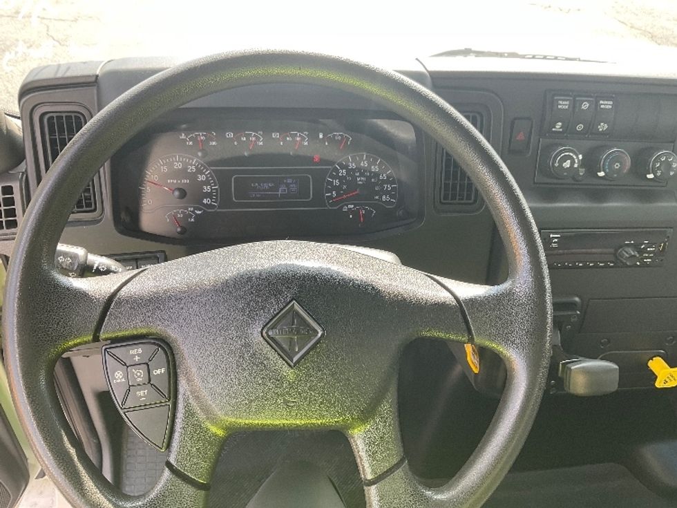 Medium Duty Box Truck-Light and Medium Duty Trucks-International-2019-MV607-Ocala-FL-44,853\n\t\tmiles-$ 52,000 - Image 18