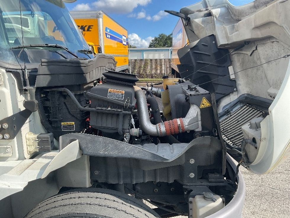Medium Duty Box Truck-Light and Medium Duty Trucks-International-2019-MV607-Ocala-FL-44,853\n\t\tmiles-$ 52,000 - Image 23