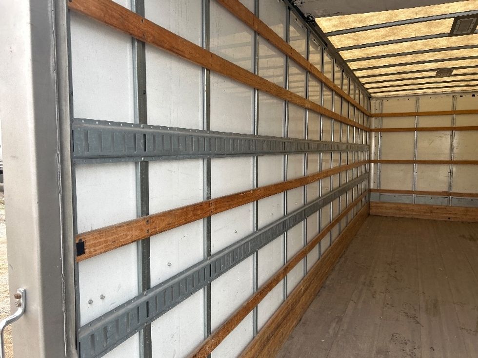 Medium Duty Box Truck-Light and Medium Duty Trucks-International-2019-MV607-Poplar Bluff-MO-130,265\n\t\tmiles-$ 50,000 - Image 10