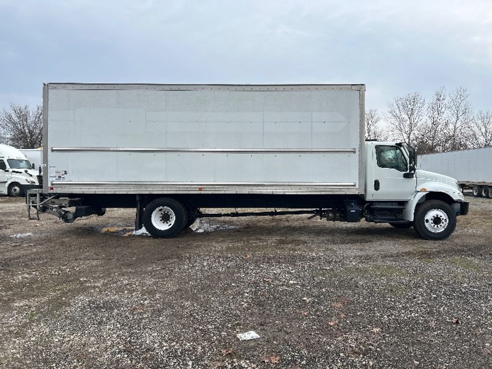 Medium Duty Box Truck-Light and Medium Duty Trucks-International-2019-MV607-Poplar Bluff-MO-130,265\n\t\tmiles-$ 50,000 - Image 14