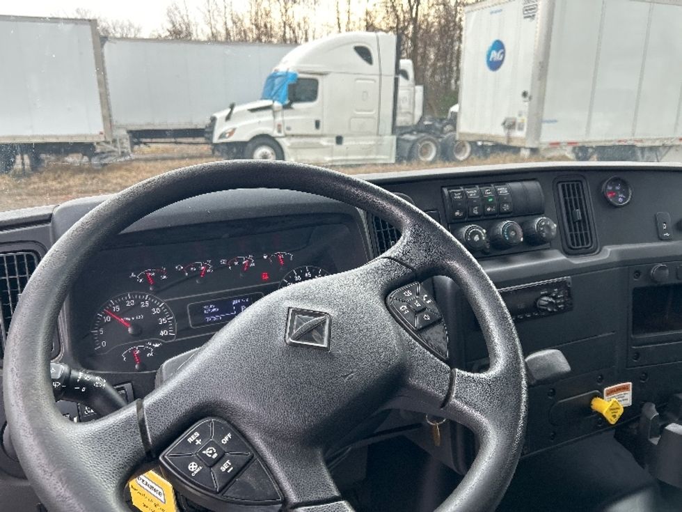 Medium Duty Box Truck-Light and Medium Duty Trucks-International-2019-MV607-Poplar Bluff-MO-130,265\n\t\tmiles-$ 50,000 - Image 17