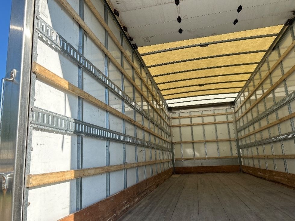 Medium Duty Box Truck-Light and Medium Duty Trucks-International-2019-MV607-Poplar Bluff-MO-133,650\n\t\tmiles-$ 53,000 - Image 11