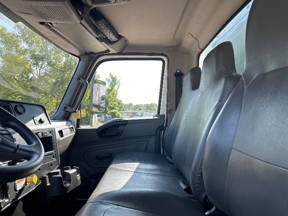 Medium Duty Box Truck-Light and Medium Duty Trucks-International-2019-MV607-Poplar Bluff-MO-133,650\n\t\tmiles-$ 53,000 - Image 19