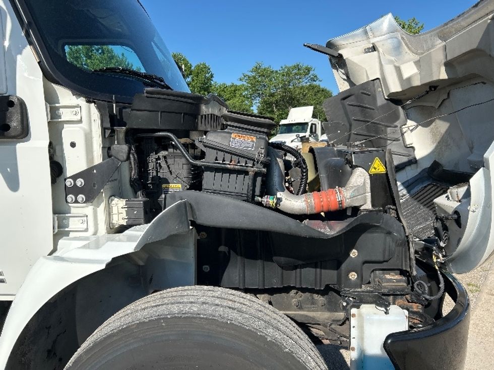 Medium Duty Box Truck-Light and Medium Duty Trucks-International-2019-MV607-Poplar Bluff-MO-133,650\n\t\tmiles-$ 53,000 - Image 23