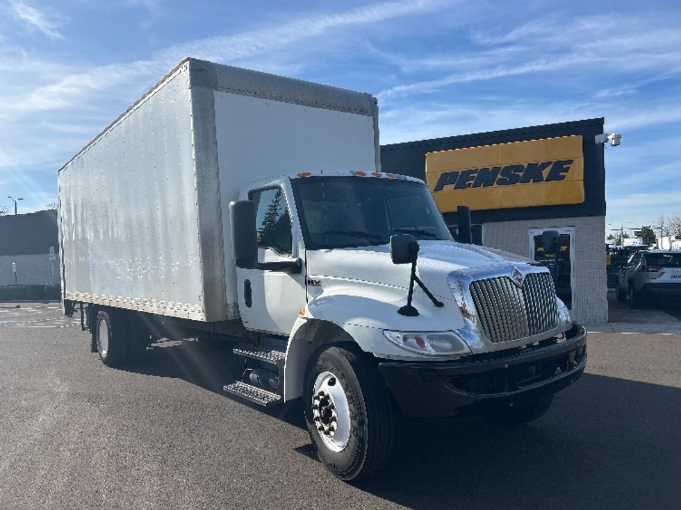 Medium Duty Box Truck-Light and Medium Duty Trucks-International-2019-MV607-Portland-OR-312,000\n\t\tmiles-$ 26,000 - Image 1