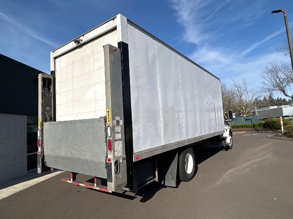Medium Duty Box Truck-Light and Medium Duty Trucks-International-2019-MV607-Portland-OR-312,000\n\t\tmiles-$ 26,000 - Image 13