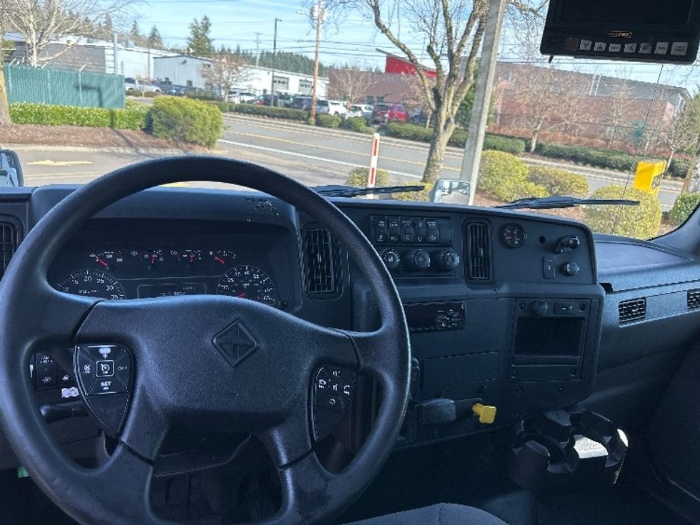 Medium Duty Box Truck-Light and Medium Duty Trucks-International-2019-MV607-Portland-OR-312,000\n\t\tmiles-$ 26,000 - Image 18