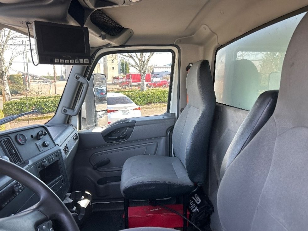 Medium Duty Box Truck-Light and Medium Duty Trucks-International-2019-MV607-Portland-OR-312,000\n\t\tmiles-$ 26,000 - Image 19