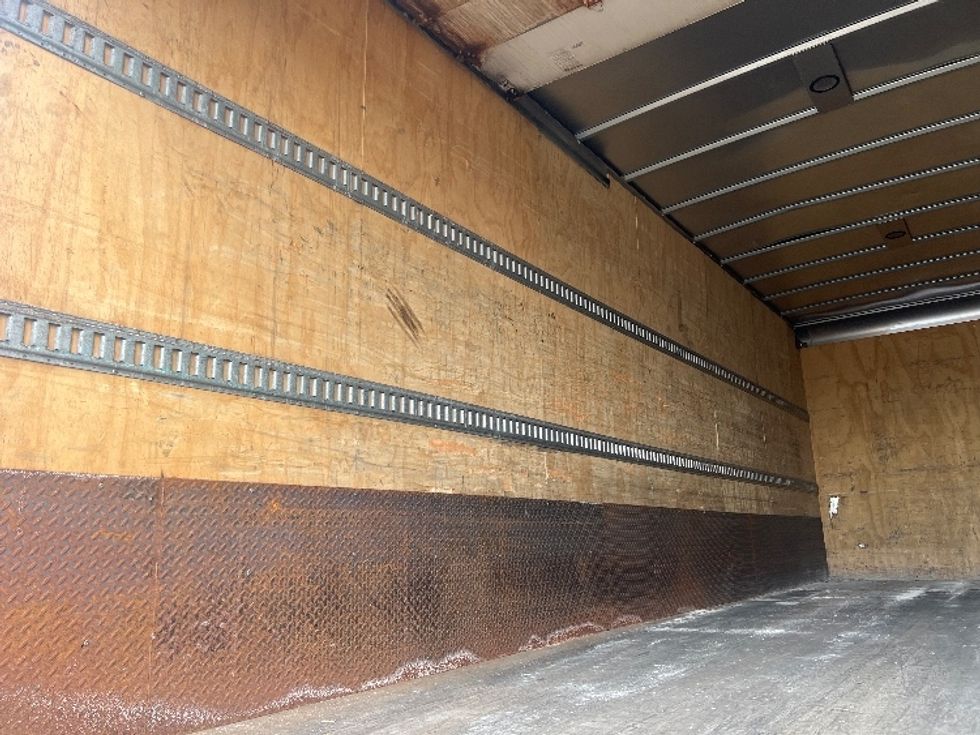 Medium Duty Box Truck-Light and Medium Duty Trucks-International-2019-MV607-Rochester-NY-233,954\n\t\tmiles-$ 43,250 - Image 11