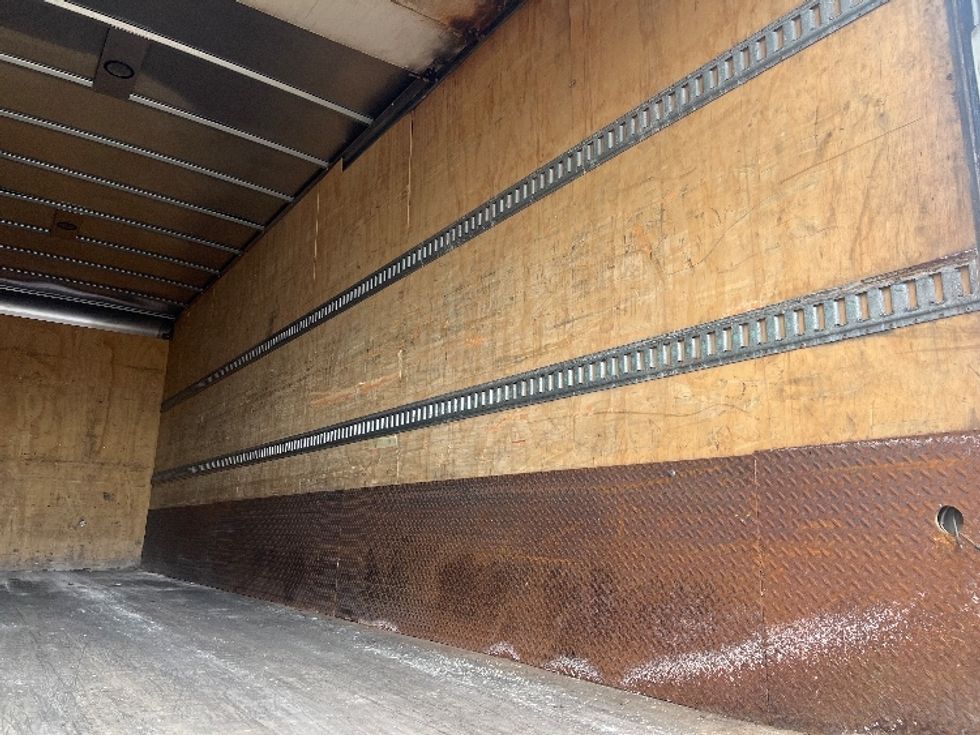 Medium Duty Box Truck-Light and Medium Duty Trucks-International-2019-MV607-Rochester-NY-233,954\n\t\tmiles-$ 43,250 - Image 12