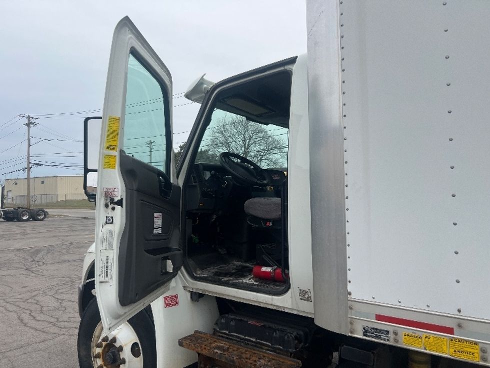 Medium Duty Box Truck-Light and Medium Duty Trucks-International-2019-MV607-Rochester-NY-233,954\n\t\tmiles-$ 43,250 - Image 16
