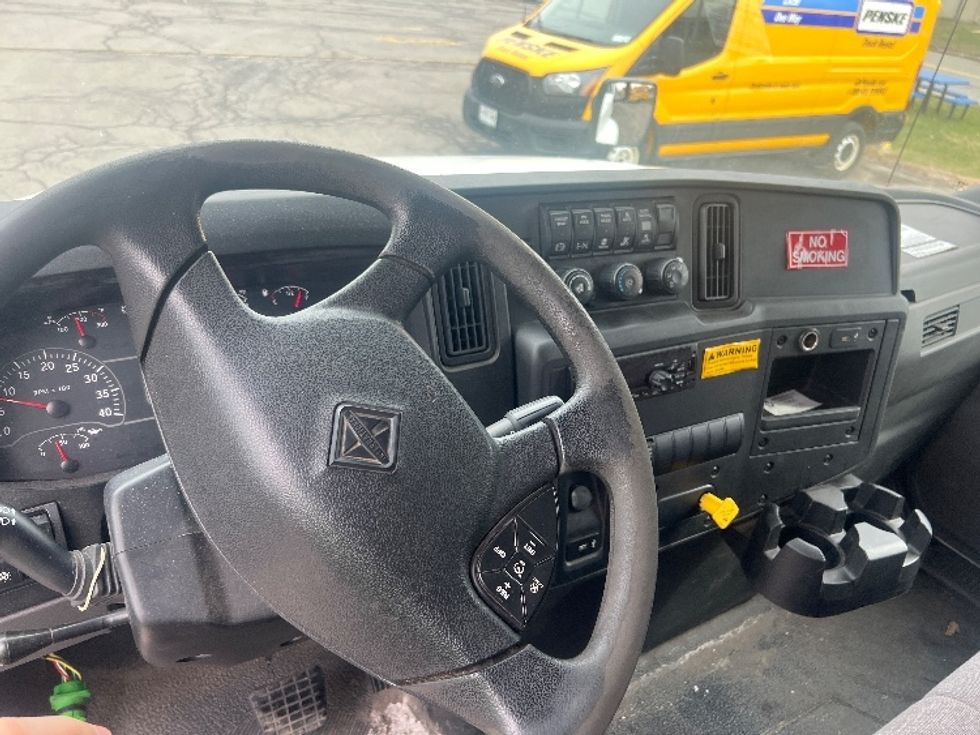 Medium Duty Box Truck-Light and Medium Duty Trucks-International-2019-MV607-Rochester-NY-233,954\n\t\tmiles-$ 43,250 - Image 17