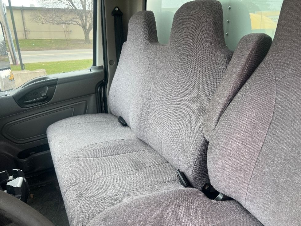Medium Duty Box Truck-Light and Medium Duty Trucks-International-2019-MV607-Rochester-NY-233,954\n\t\tmiles-$ 43,250 - Image 19