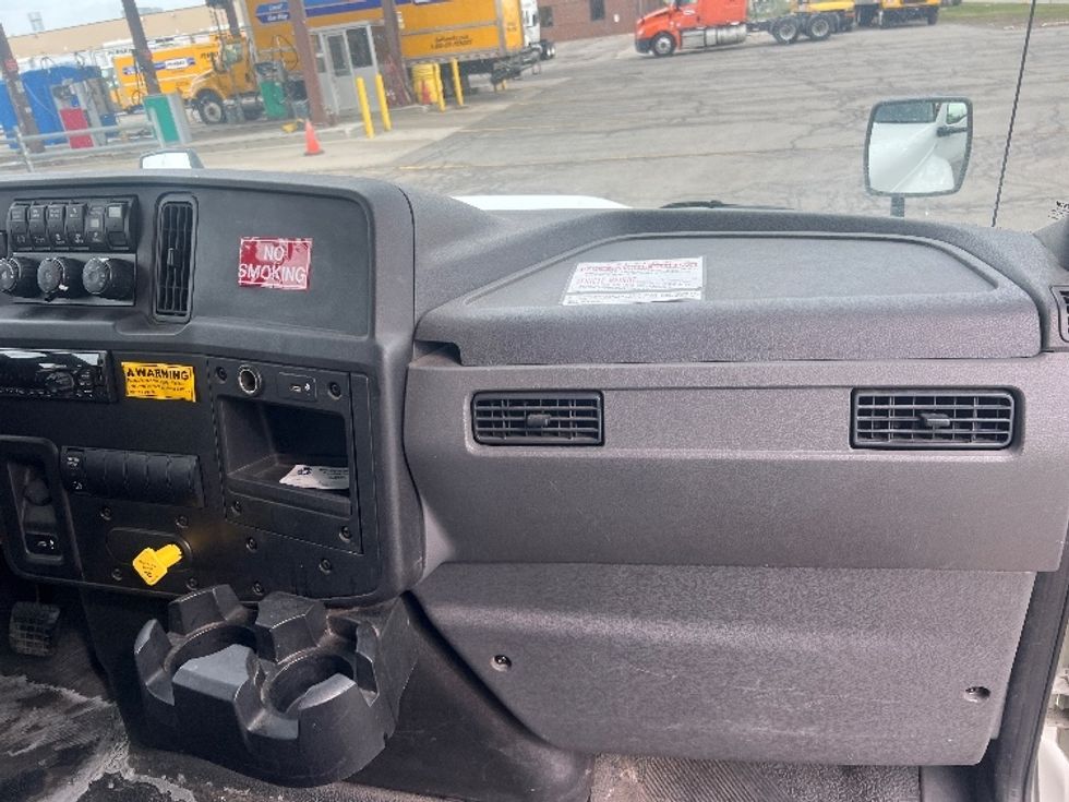 Medium Duty Box Truck-Light and Medium Duty Trucks-International-2019-MV607-Rochester-NY-233,954\n\t\tmiles-$ 43,250 - Image 21