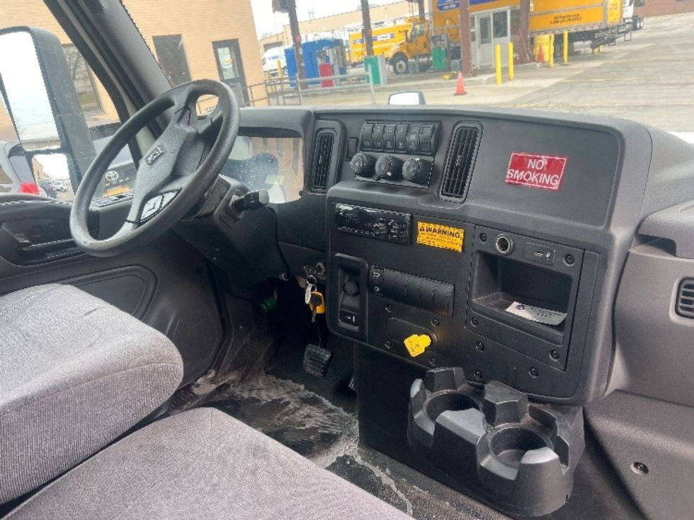 Medium Duty Box Truck-Light and Medium Duty Trucks-International-2019-MV607-Rochester-NY-233,954\n\t\tmiles-$ 43,250 - Image 22