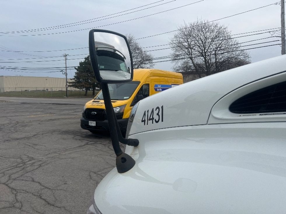 Medium Duty Box Truck-Light and Medium Duty Trucks-International-2019-MV607-Rochester-NY-233,954\n\t\tmiles-$ 43,250 - Image 25