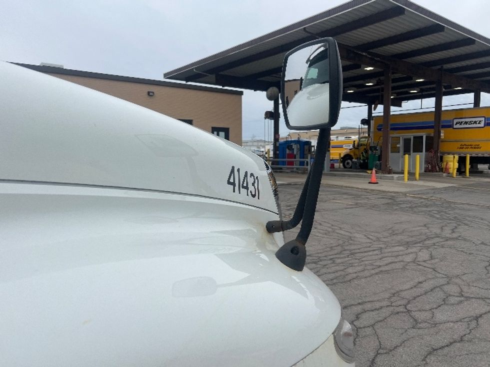 Medium Duty Box Truck-Light and Medium Duty Trucks-International-2019-MV607-Rochester-NY-233,954\n\t\tmiles-$ 43,250 - Image 26