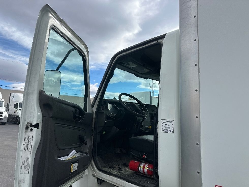 Medium Duty Box Truck-Light and Medium Duty Trucks-International-2019-MV607-Sparks-NV-213,028\n\t\tmiles-$ 42,000 - Image 15