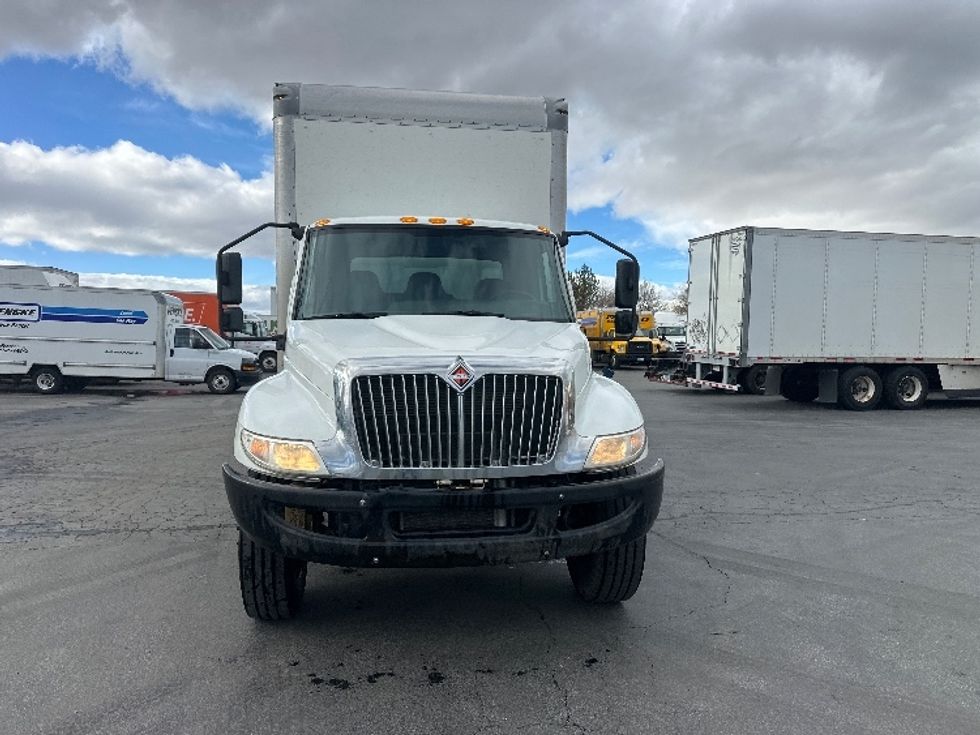 Medium Duty Box Truck-Light and Medium Duty Trucks-International-2019-MV607-Sparks-NV-213,028\n\t\tmiles-$ 42,000 - Image 2
