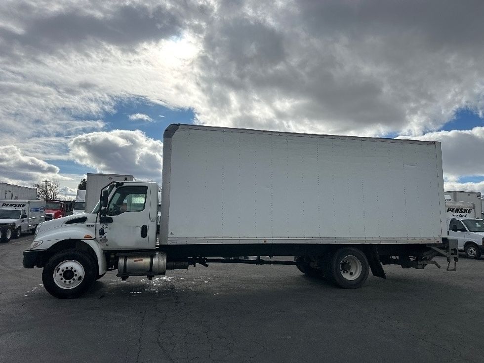 Medium Duty Box Truck-Light and Medium Duty Trucks-International-2019-MV607-Sparks-NV-213,028\n\t\tmiles-$ 42,000 - Image 21