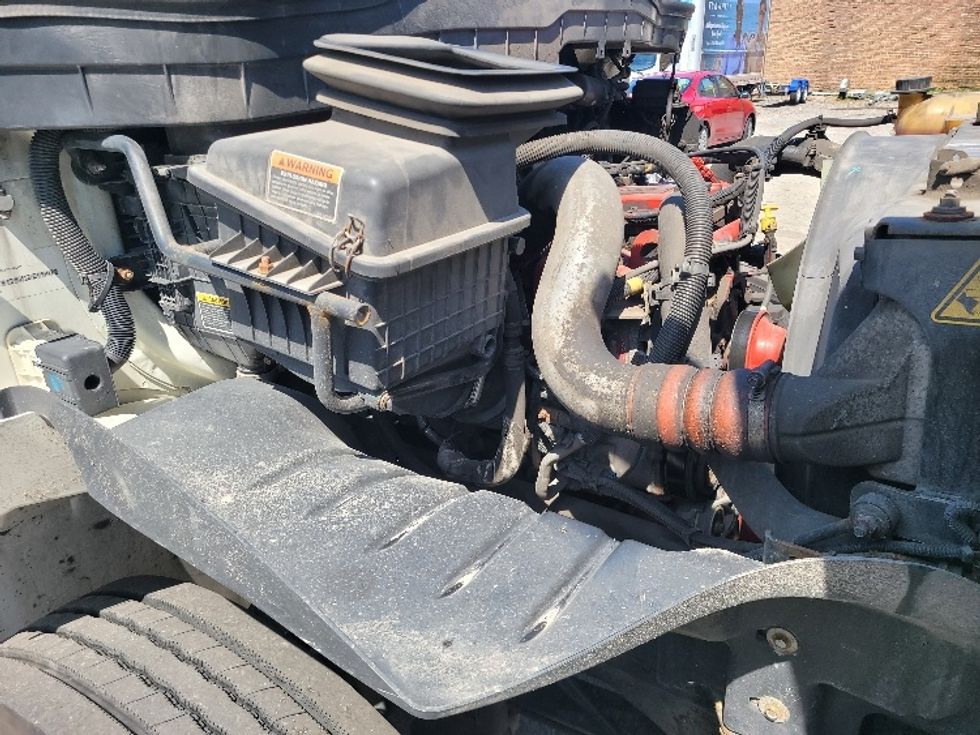 Medium Duty Box Truck-Light and Medium Duty Trucks-International-2019-MV607-Sturtevant-WI-104,750\n\t\tmiles-$ 56,750 - Image 23
