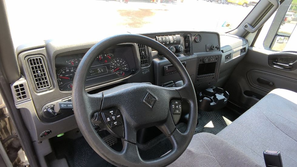 Medium Duty Box Truck-Light and Medium Duty Trucks-International-2019-MV607-Sturtevant-WI-124,197\n\t\tmiles-$ 55,500 - Image 17