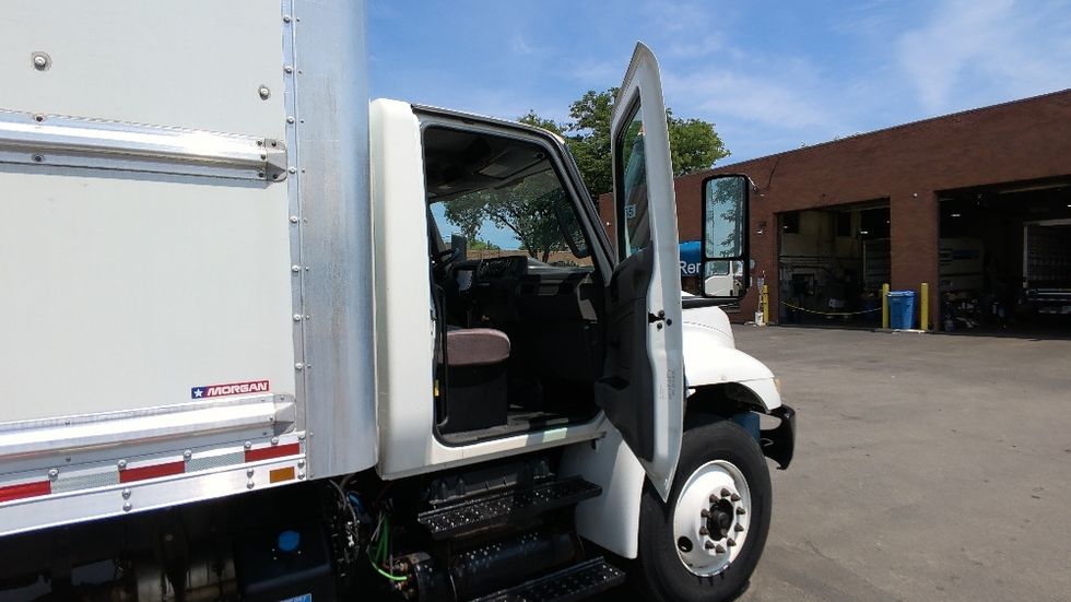 Medium Duty Box Truck-Light and Medium Duty Trucks-International-2019-MV607-Sturtevant-WI-124,197\n\t\tmiles-$ 55,500 - Image 20