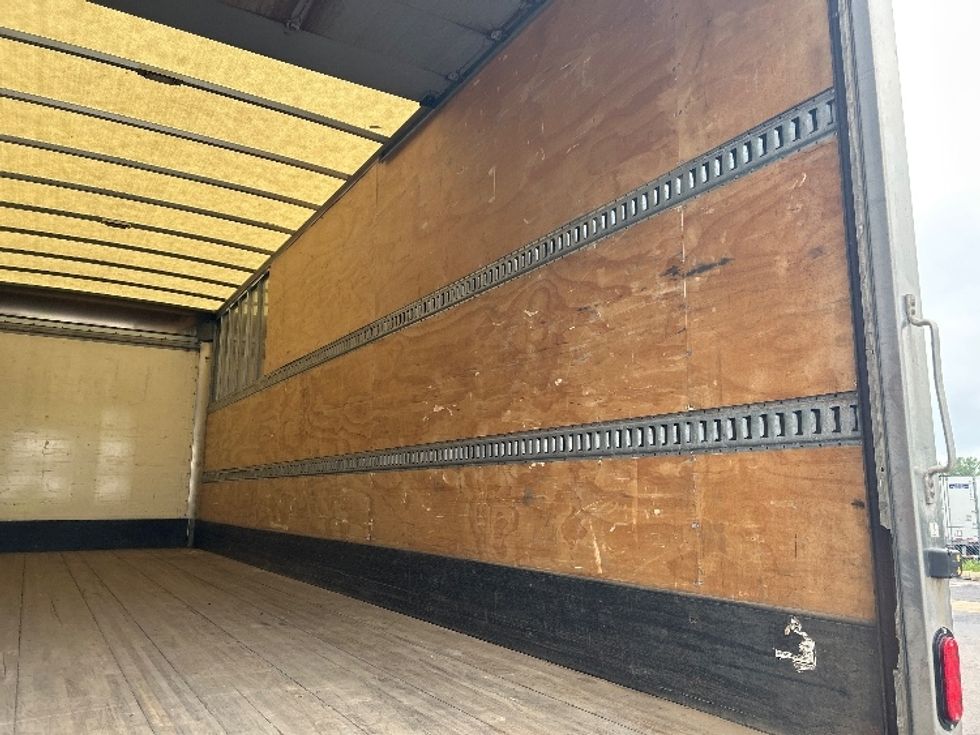 Medium Duty Box Truck-Light and Medium Duty Trucks-International-2019-MV607-Sturtevant-WI-427,106\n\t\tmiles-$ 20,250 - Image 12