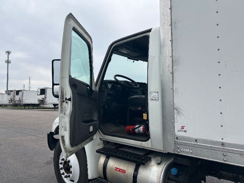 Medium Duty Box Truck-Light and Medium Duty Trucks-International-2019-MV607-Sturtevant-WI-427,106\n\t\tmiles-$ 20,250 - Image 16